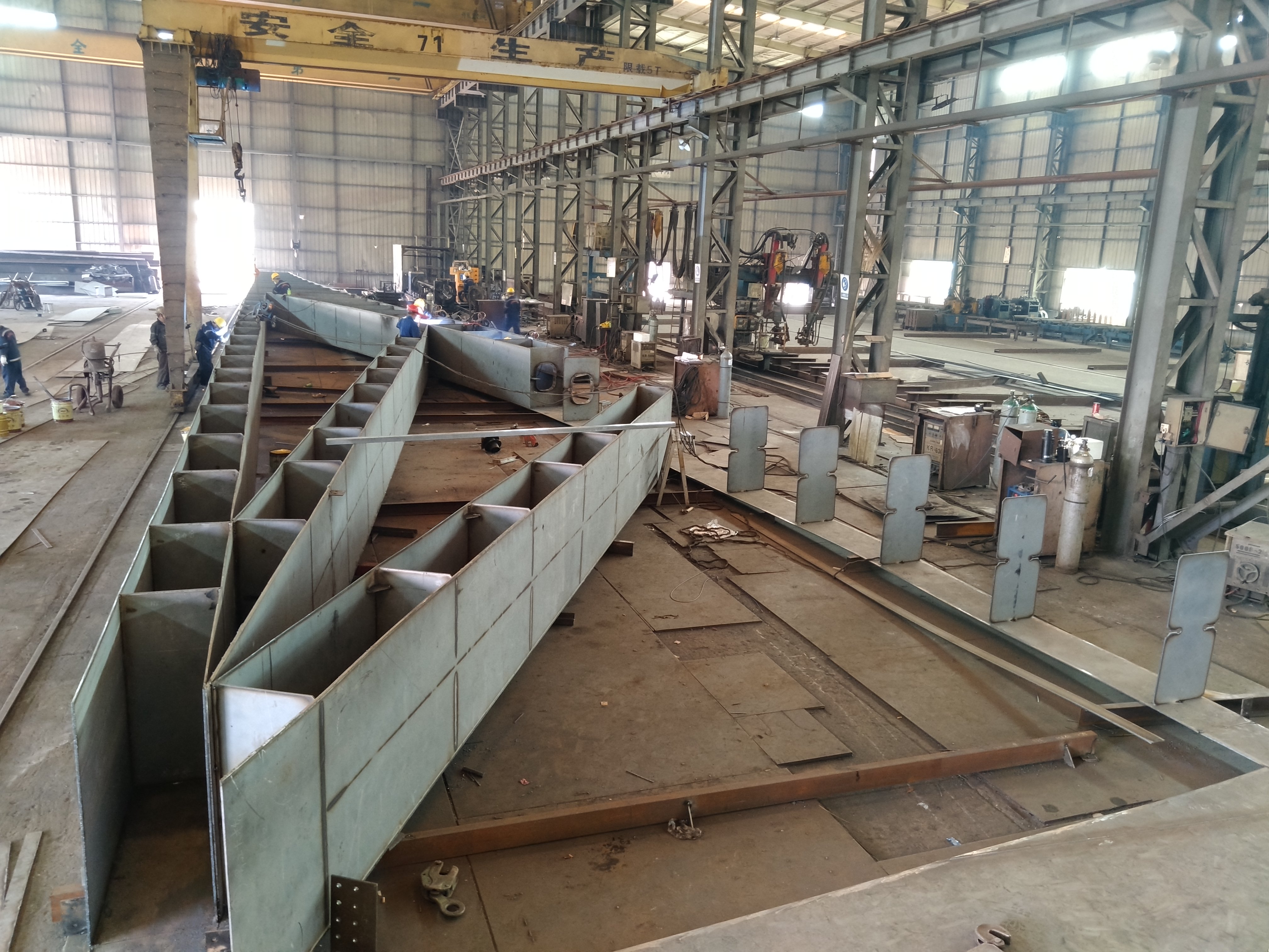 路橋鋼構(gòu)件.jpg 路橋鋼構(gòu)件.jpg